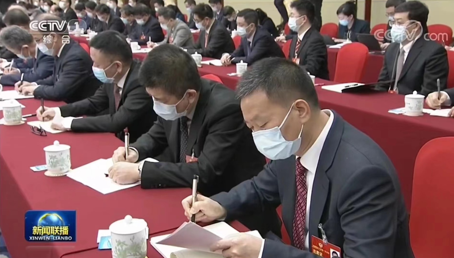 四川新闻联播｜费功全委员：肩负社会责任 促进共同富裕